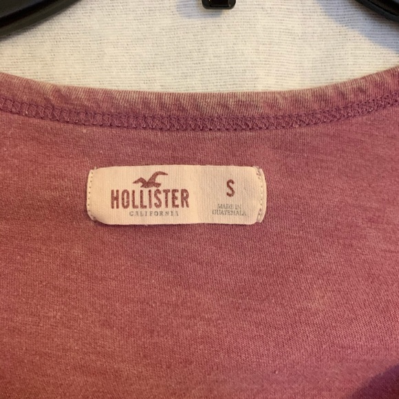 Hollister top 😍 - Picture 3 of 4